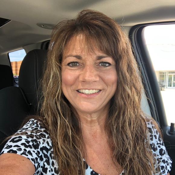 Meet your Posher, Sue - Picture 1 of 1